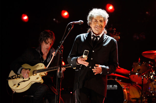 bob-dylan-17th-Annual-Critics-Choice-Movie-Awards-billboard-1548.jpg